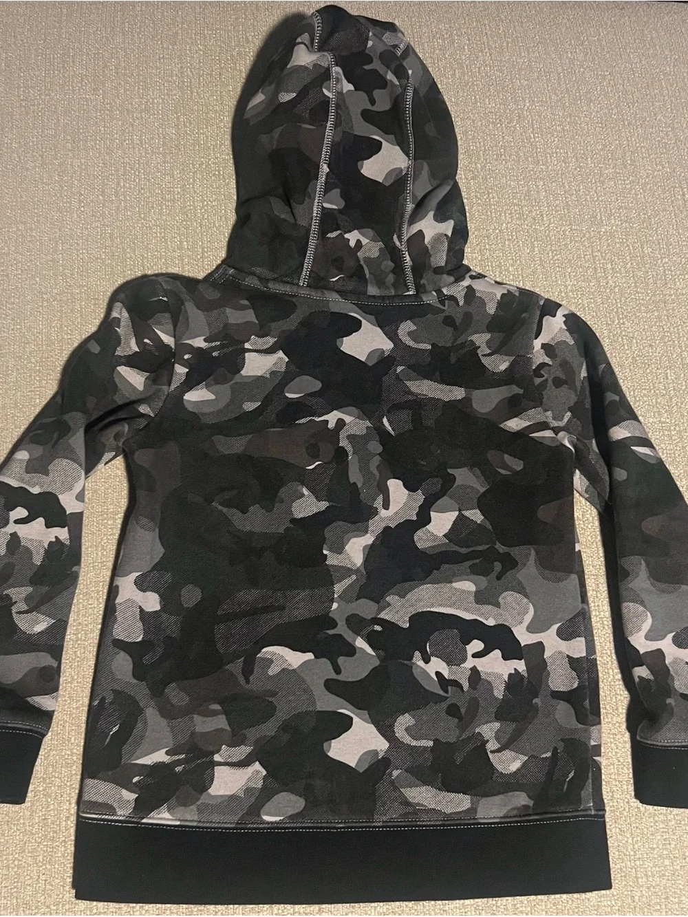 Nike Boys Black Gray Camo Hoodie with White Logo Size Medium (5-6 yrs)